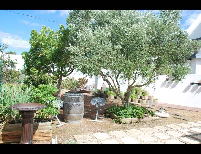 3 BEDROOM TOWNHOUSE FOR SALE IN BOT RIVER